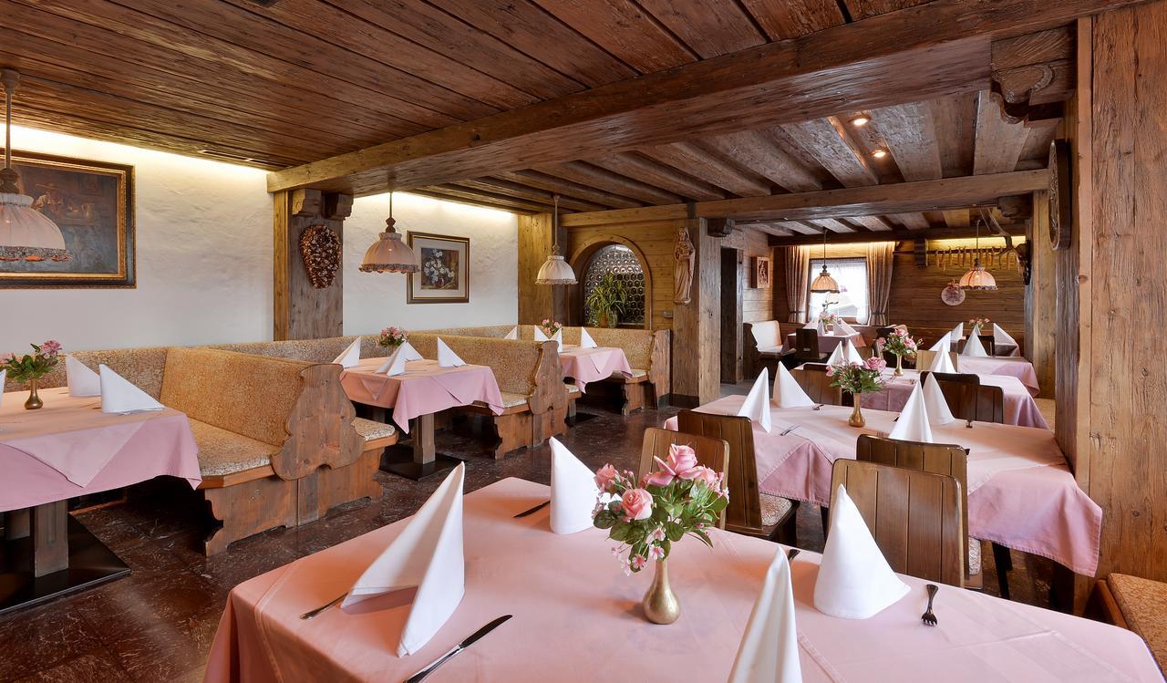 Hotel Schwarzer Adler Hippach Eksteriør bilde