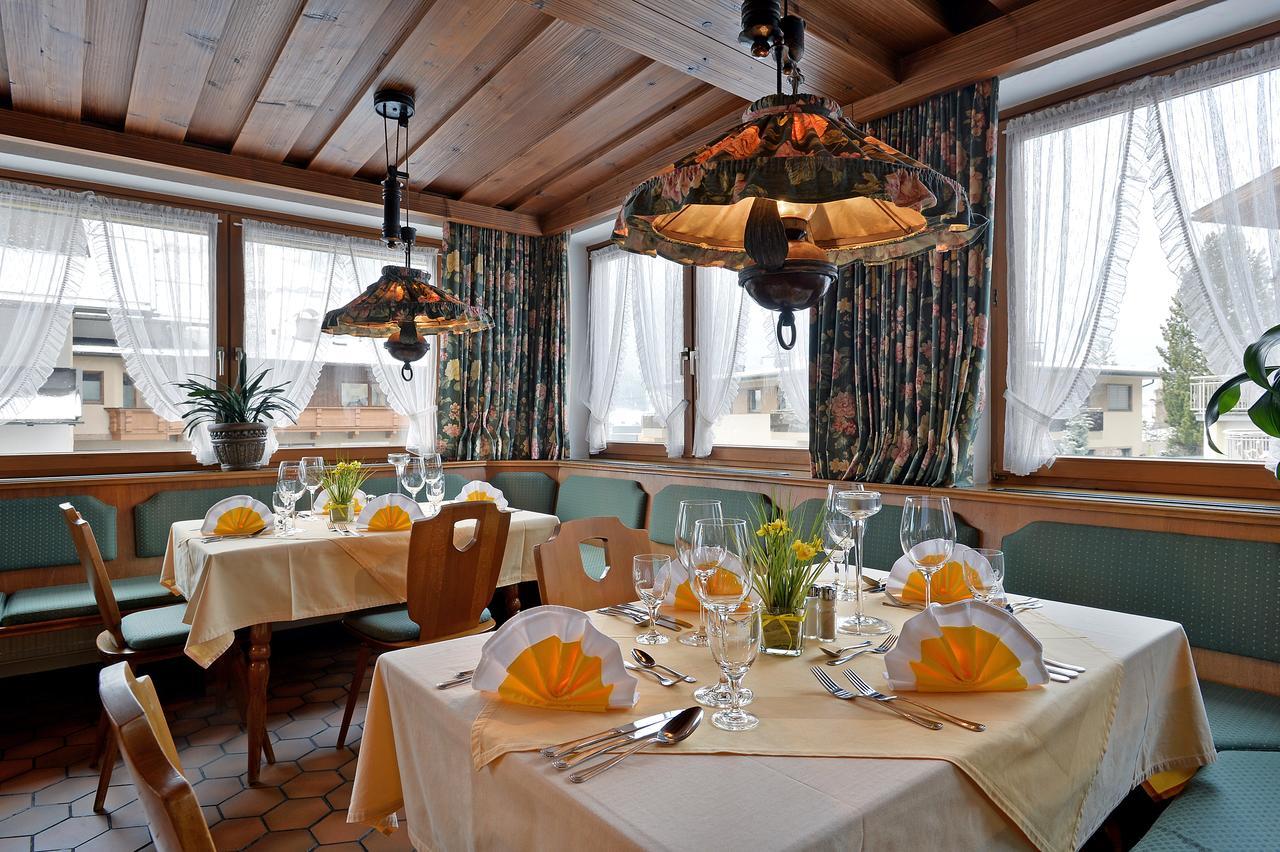 Hotel Schwarzer Adler Hippach Eksteriør bilde